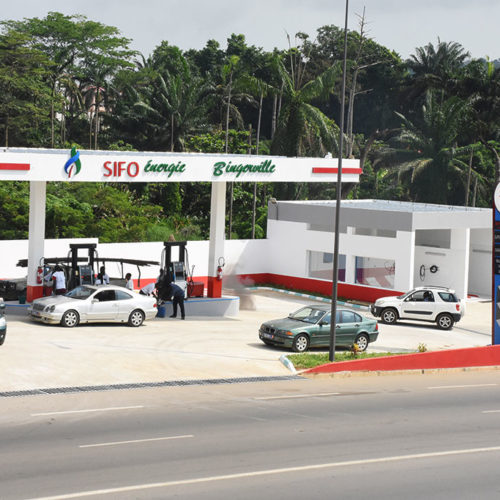 Sifo énergie est une structure de distribution de carburant Dont le siège social est situé à la Riviera route d'Abatta